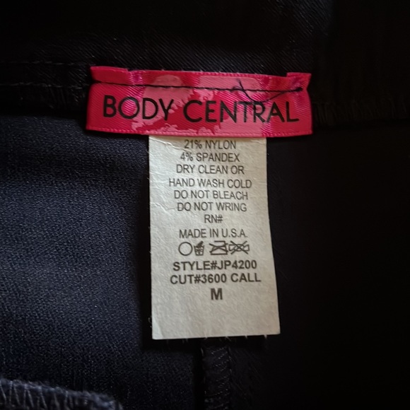 Body central dressy shorts - Picture 4 of 4